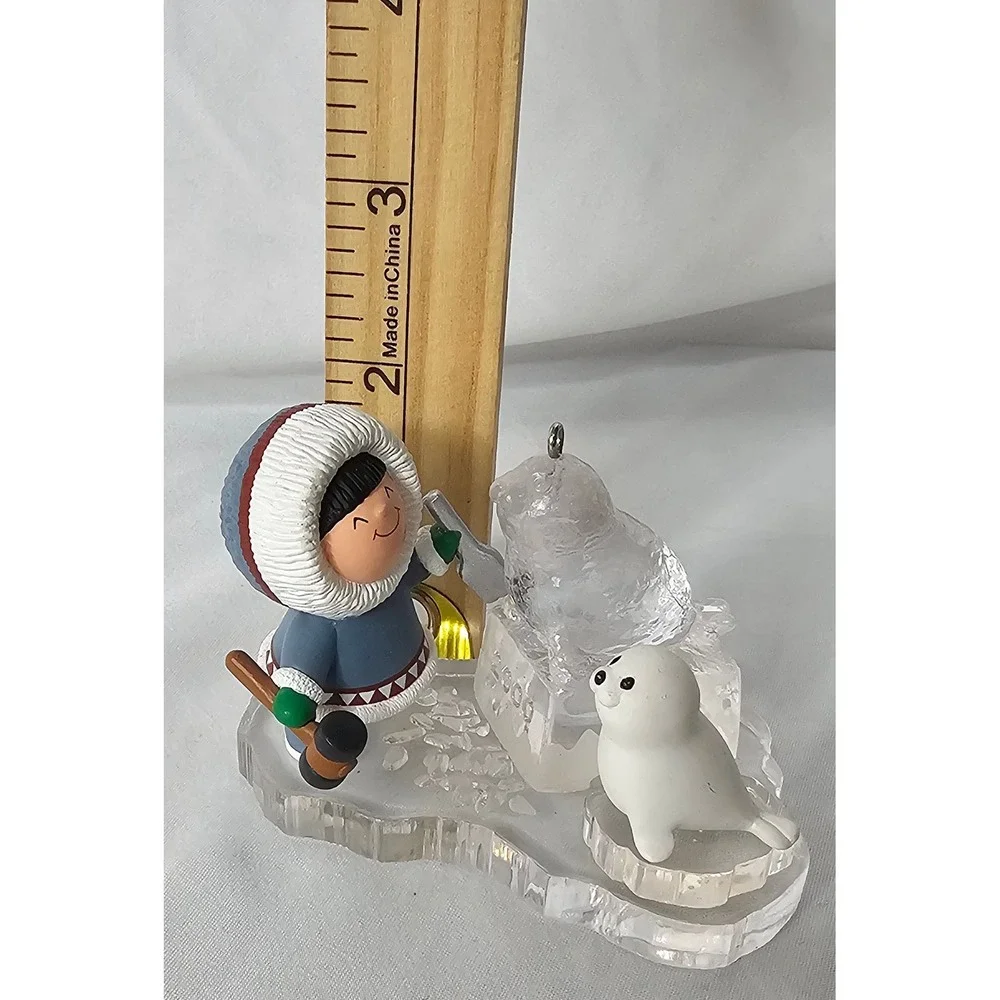 Hallmark Keepsake Ornament 2006 Frosty Friends Cool Ice Carver Blue White 3in